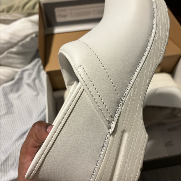 Dansko nursing clogs - Picture 8 of 9